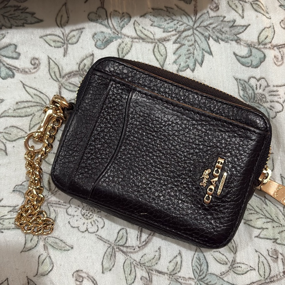 Coach Black Leather Card Holder 🖤🐼